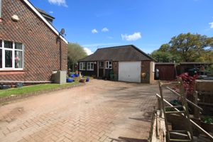 Driveway & Garage/Annex- click for photo gallery